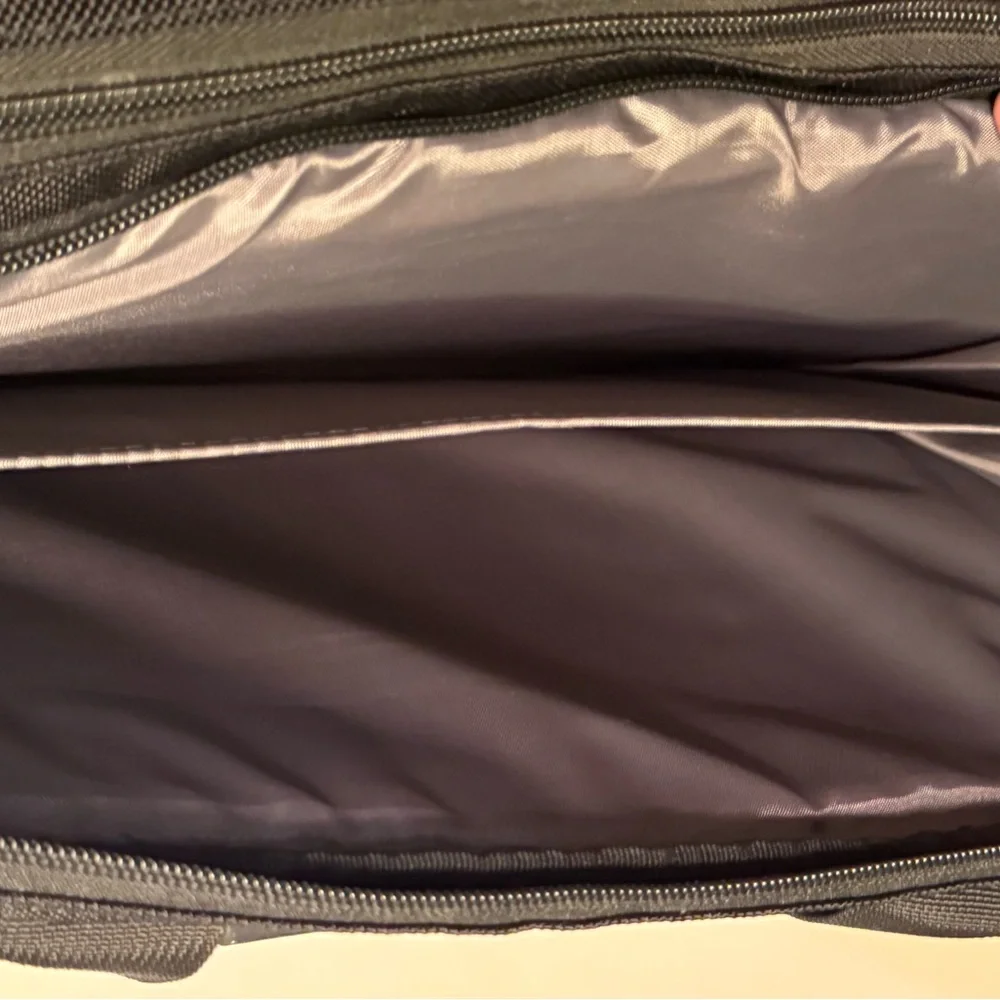 Targus High End Soft Matte Black Men's Briefcase Laptop Shoulder Bag MINTY